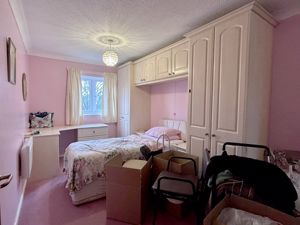 Bedroom- click for photo gallery